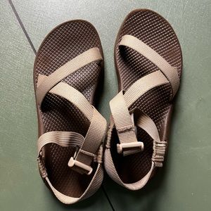 Women’s Size 7 Chaco Z-Strap Taupe/Grey!